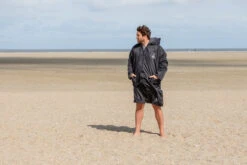 Wave Hawaii - Storm Poncho - Unisex - Jety - Height 175-205cm 5 Wave Hawaii - Storm Poncho - Unisex - Jety - Height 175-205cm -ORCA Shop WAVE HAWAII Storm Poncho Jety 7k 10616.1610529783